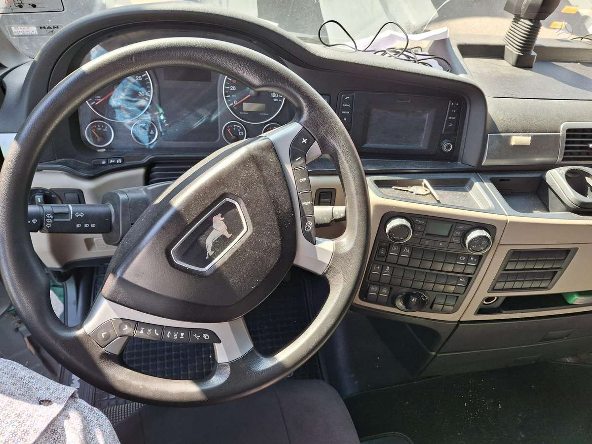 MAN TGX, double sleeper