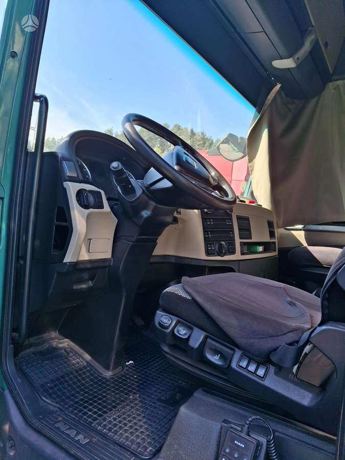 MAN TGX, double sleeper