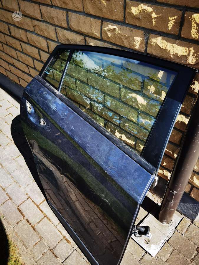 Hyundai IONIQ doors, windows