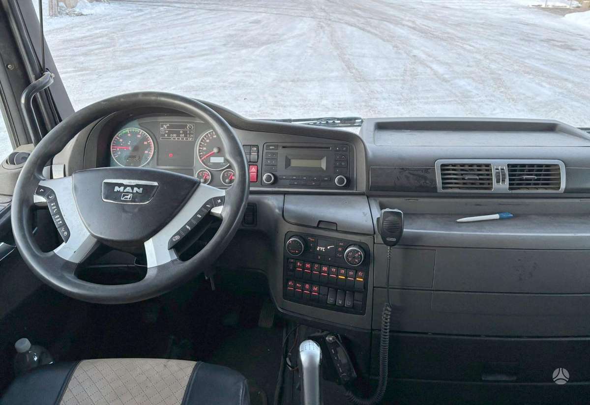 MAN TGX 26.540 6x2, double sleeper