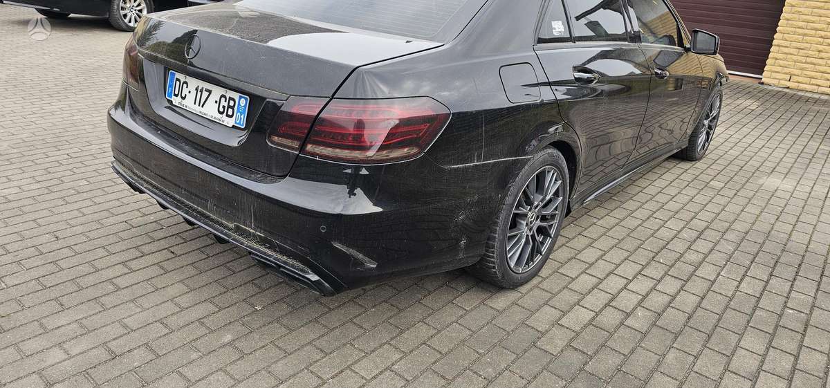 Mercedes-Benz E220, 2.1 l., Седан