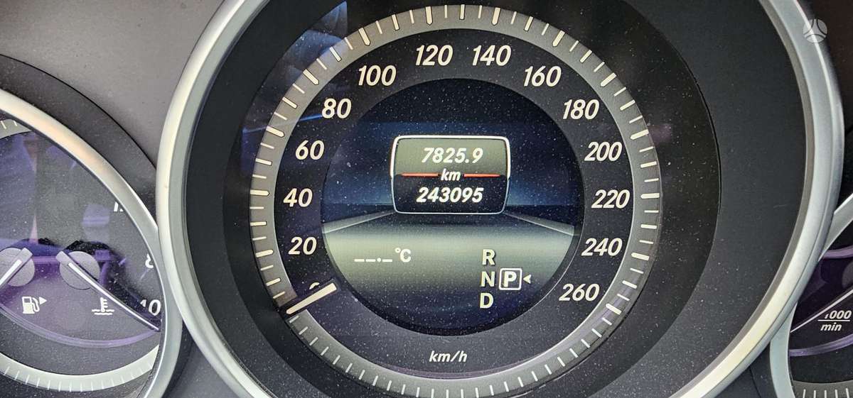 Mercedes-Benz E220, 2.1 l., Седан