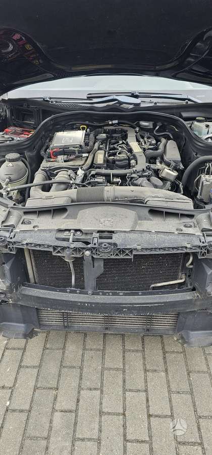 Mercedes-Benz E220, 2.1 l., Седан
