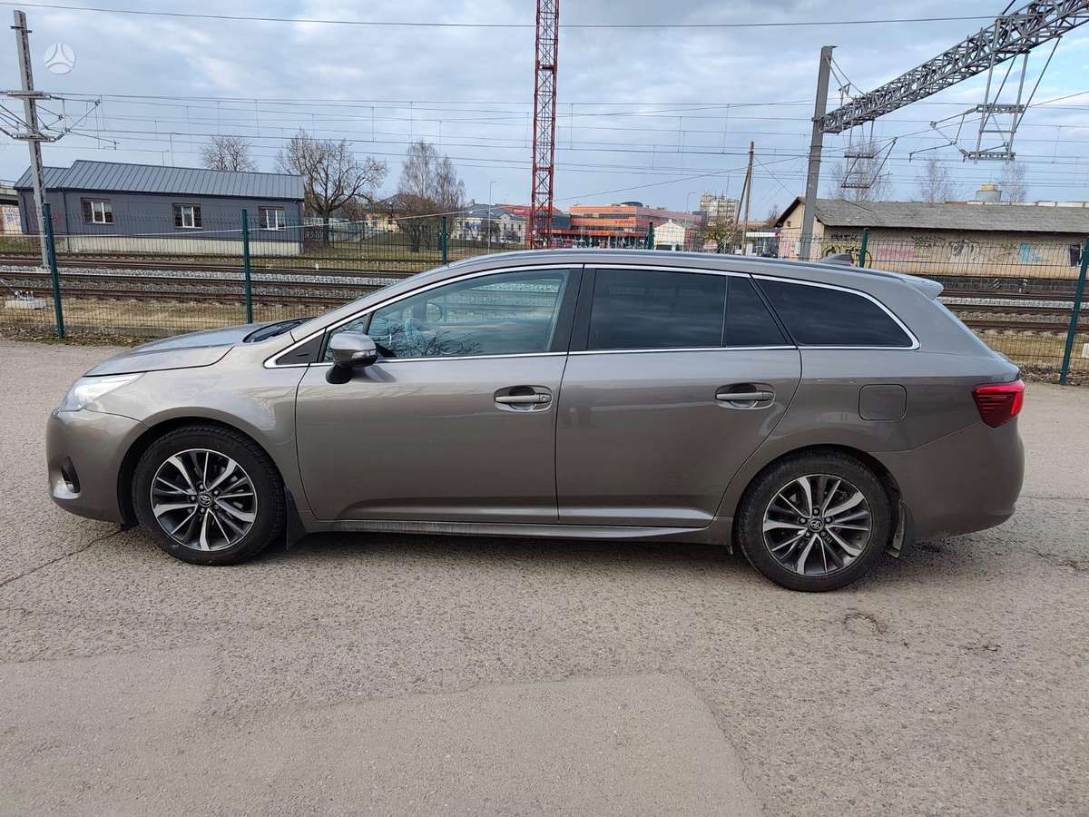 Toyota Avensis, 2.0 l., Универсал
