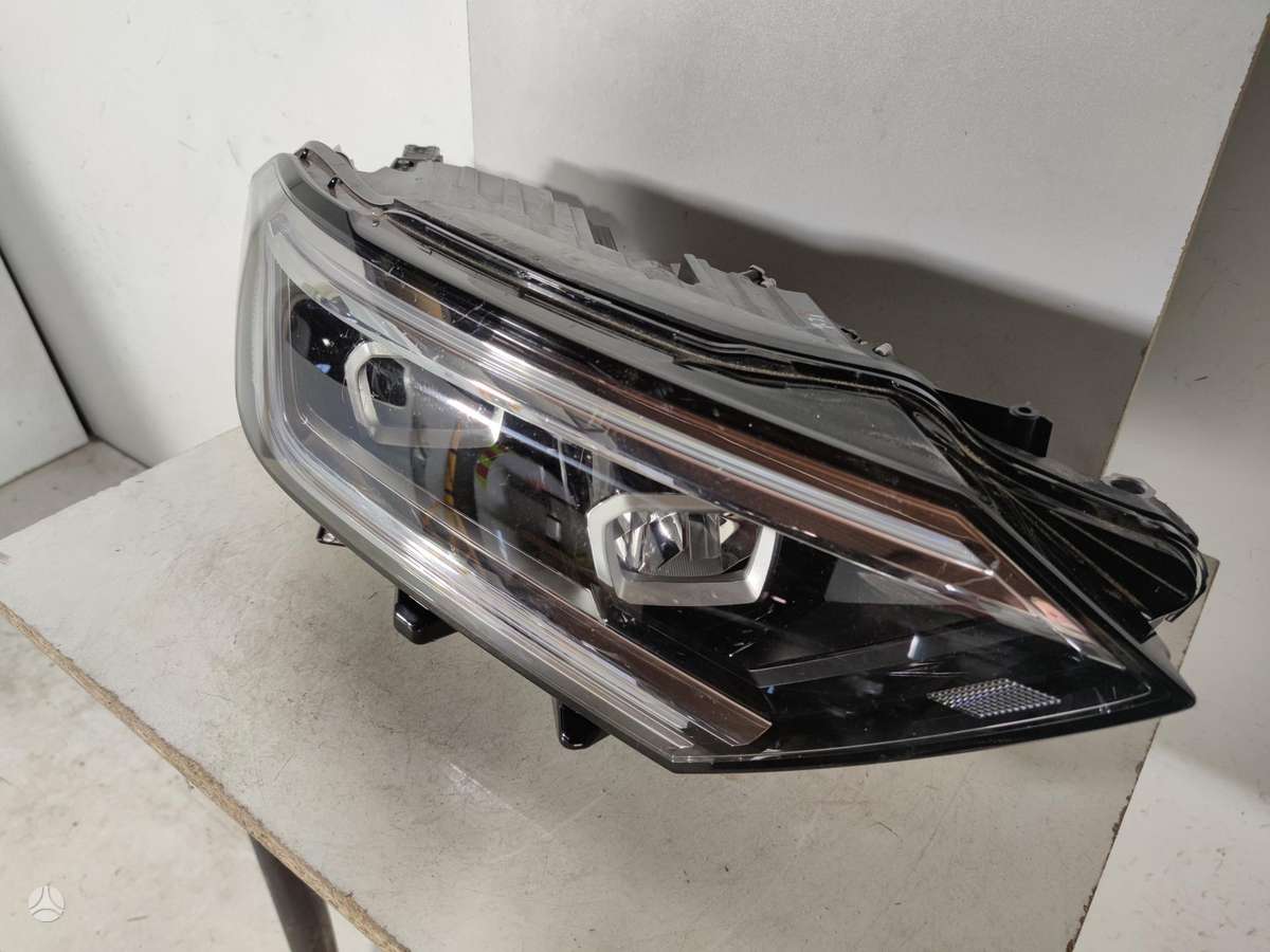 Volkswagen Jetta, 17G941082B, lights