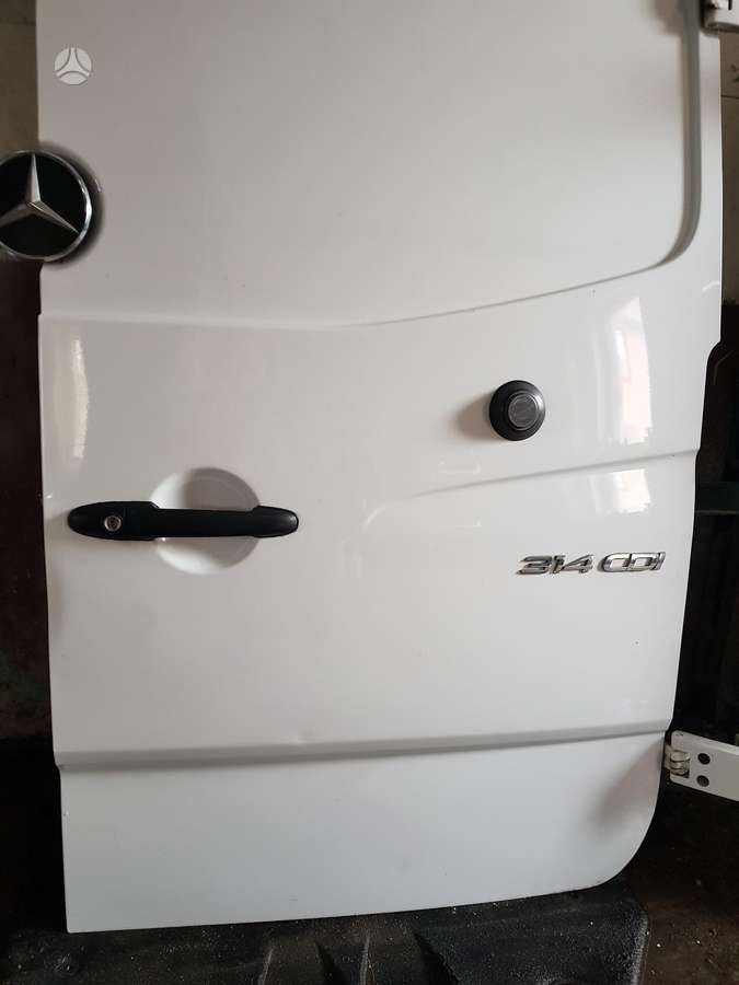 Mercedes-Benz Sprinter, Priekis, galines durys