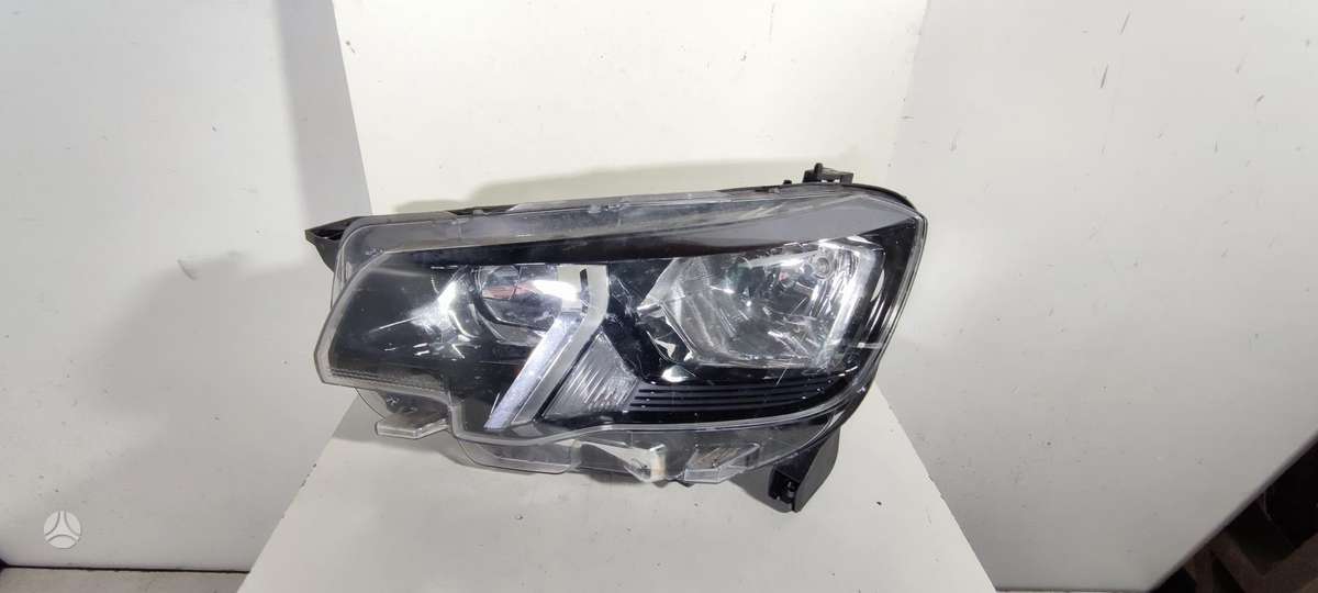 Peugeot Rifter lights