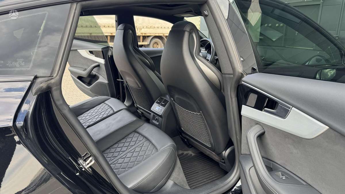 Audi S5, 3.0 l., Седан