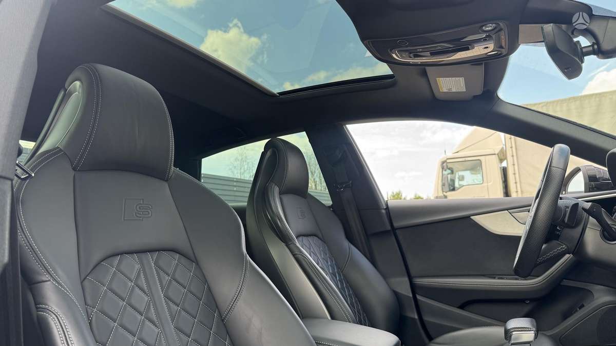 Audi S5, 3.0 l., Седан