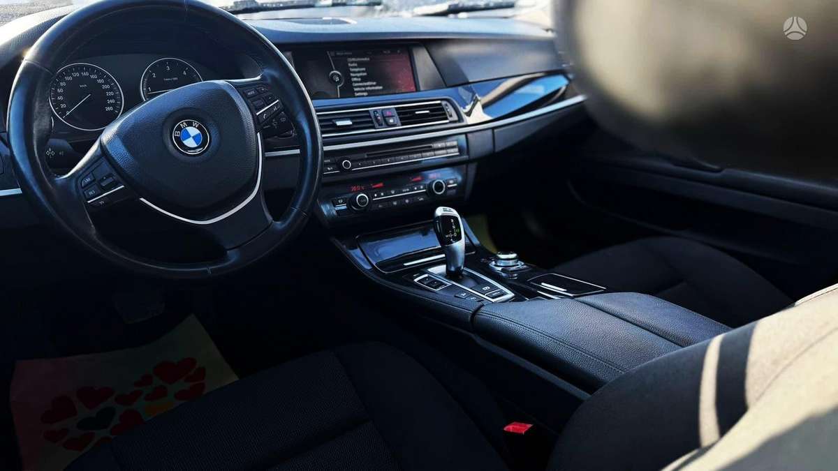 BMW 525, 2.0 l., Седан