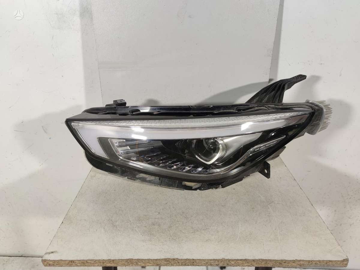 MG ZS, 11275385, lights
