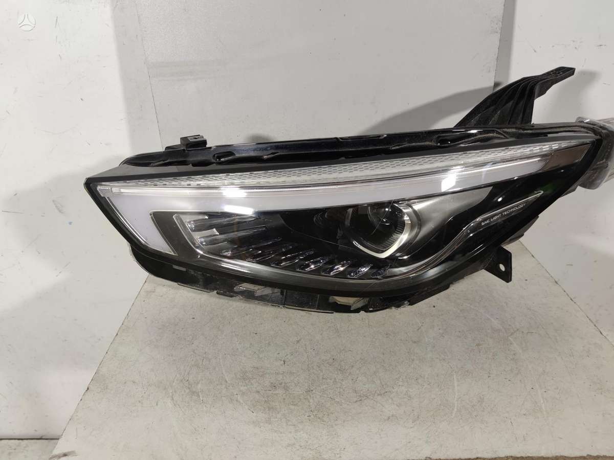 MG ZS, 11275385, lights