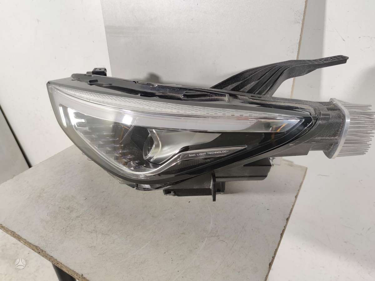MG ZS, 11275385, lights
