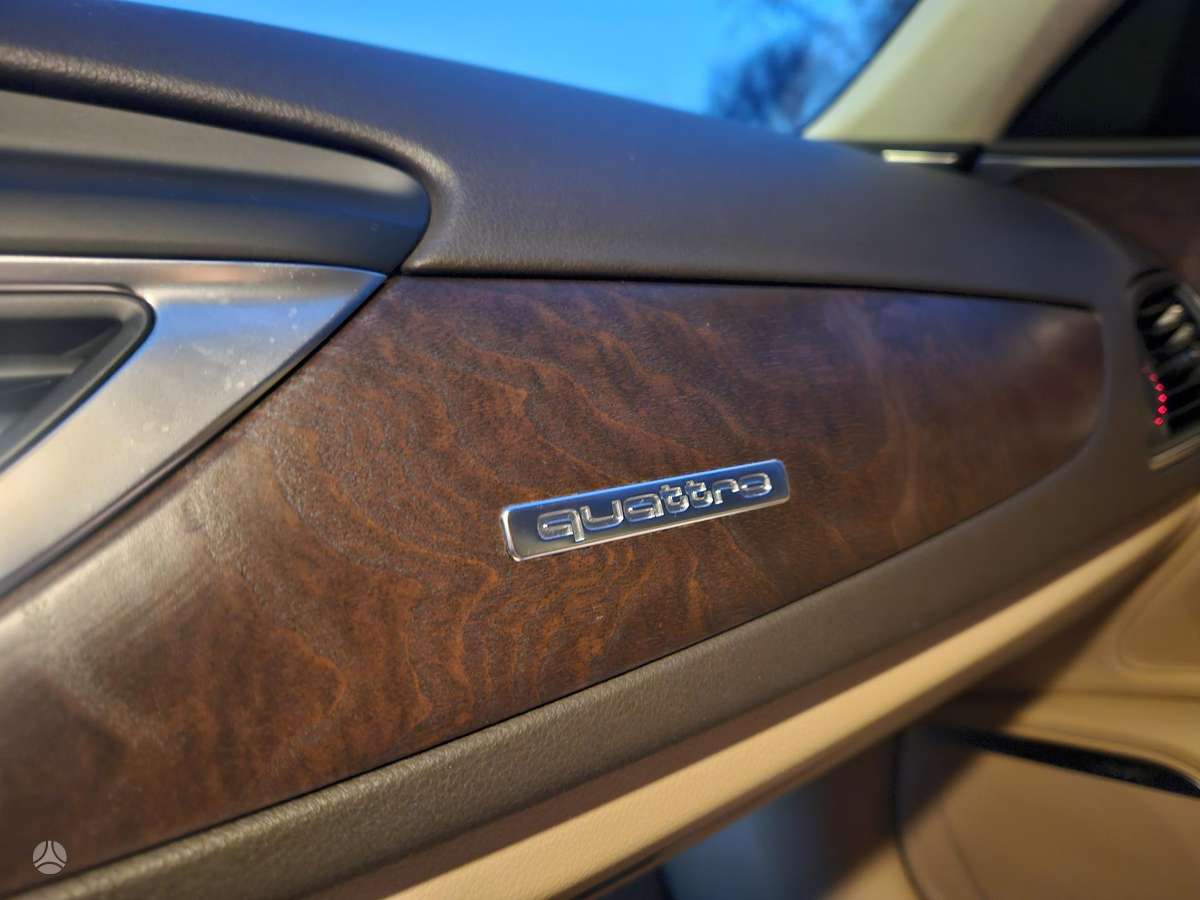 Audi A6, 2.0 l., Седан