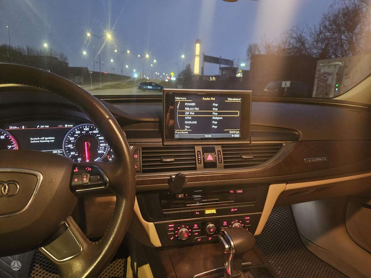 Audi A6, 2.0 l., Седан