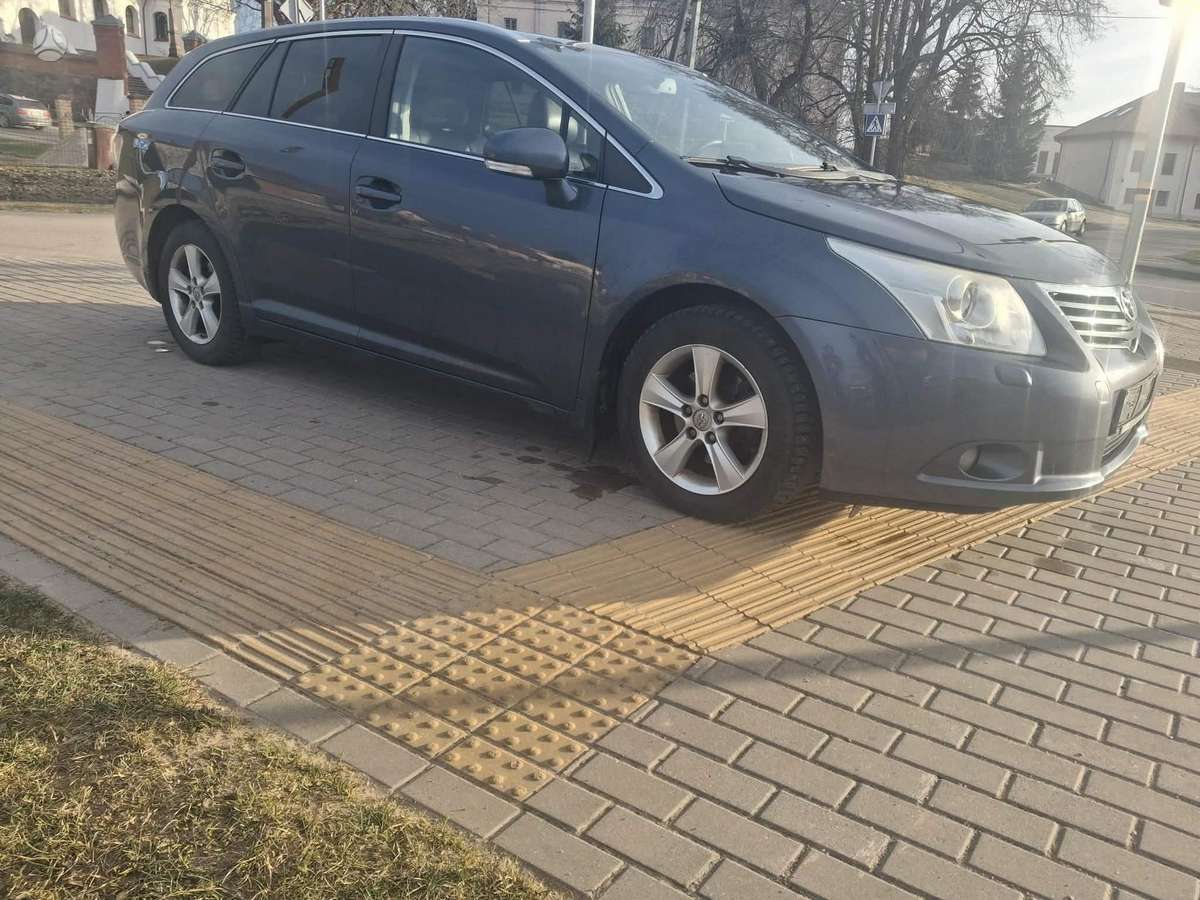 Toyota Avensis - 11