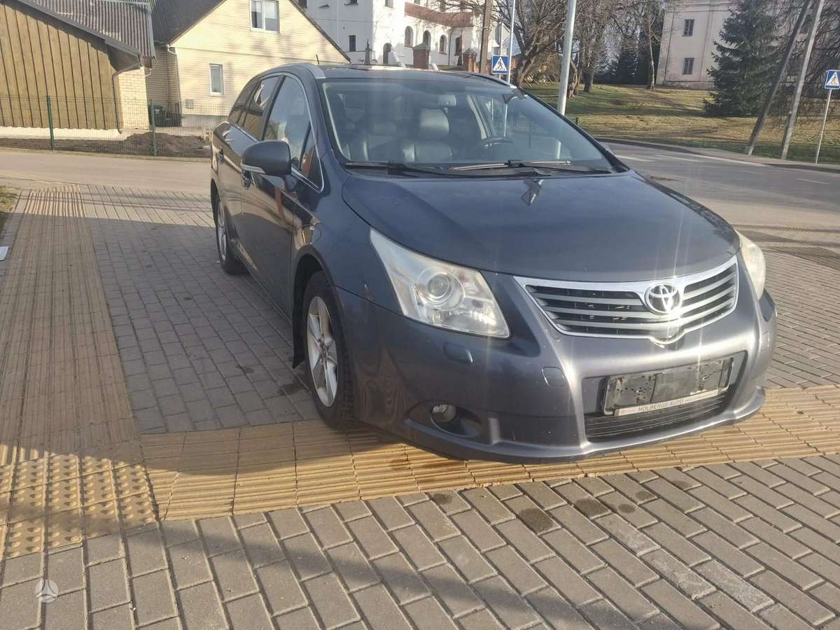 Toyota Avensis - 4