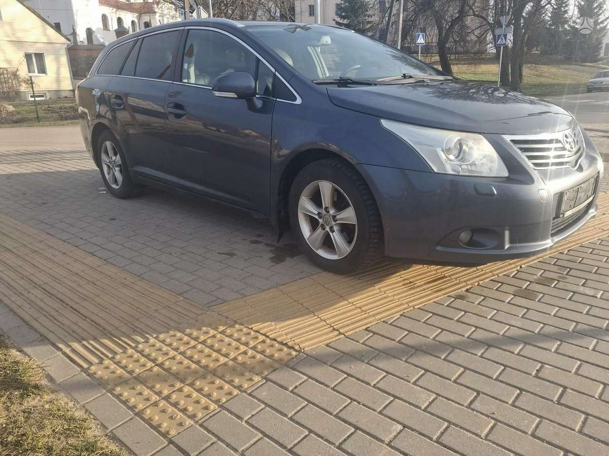 Toyota Avensis - 5