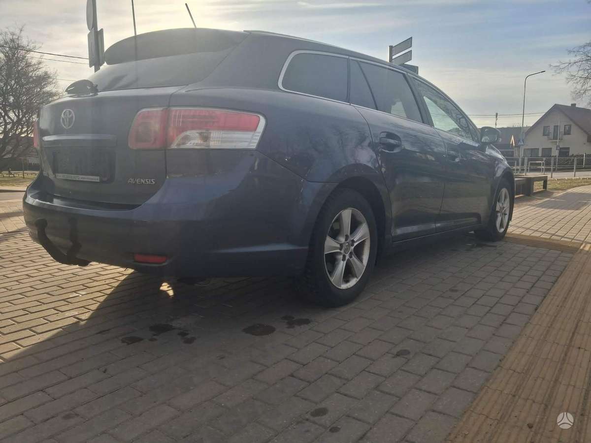Toyota Avensis - 10