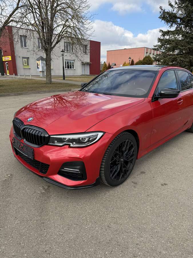 BMW 330, 2.0 l., Седан