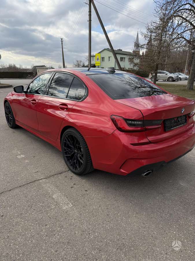 BMW 330, 2.0 l., Седан