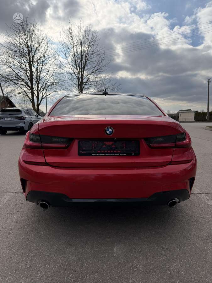 BMW 330, 2.0 l., Седан