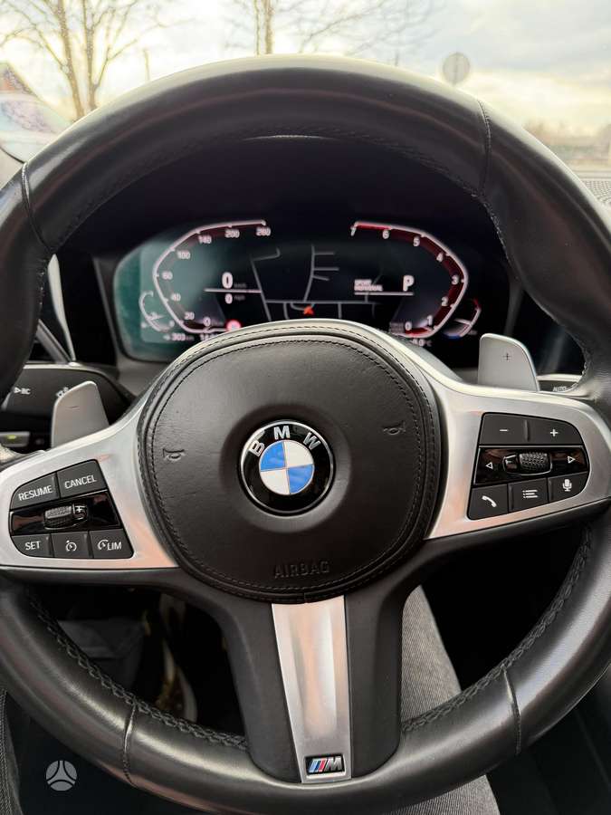BMW 330, 2.0 l., Седан
