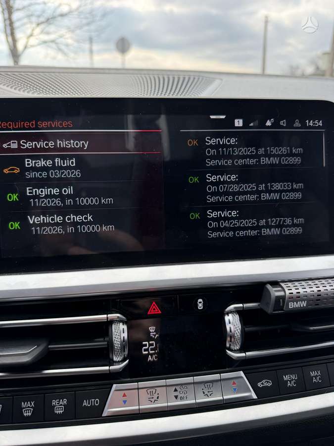 BMW 330, 2.0 l., Седан