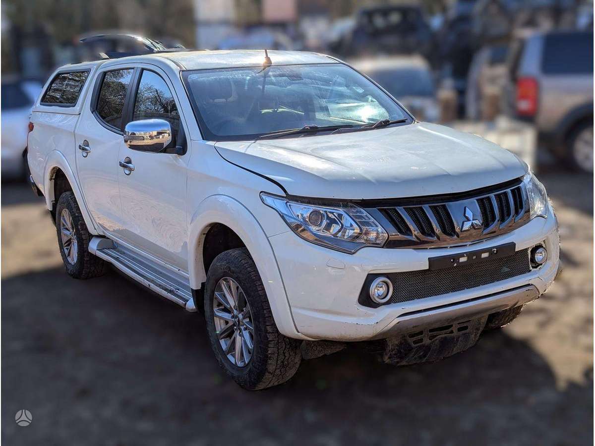 Mitsubishi L200 engine
