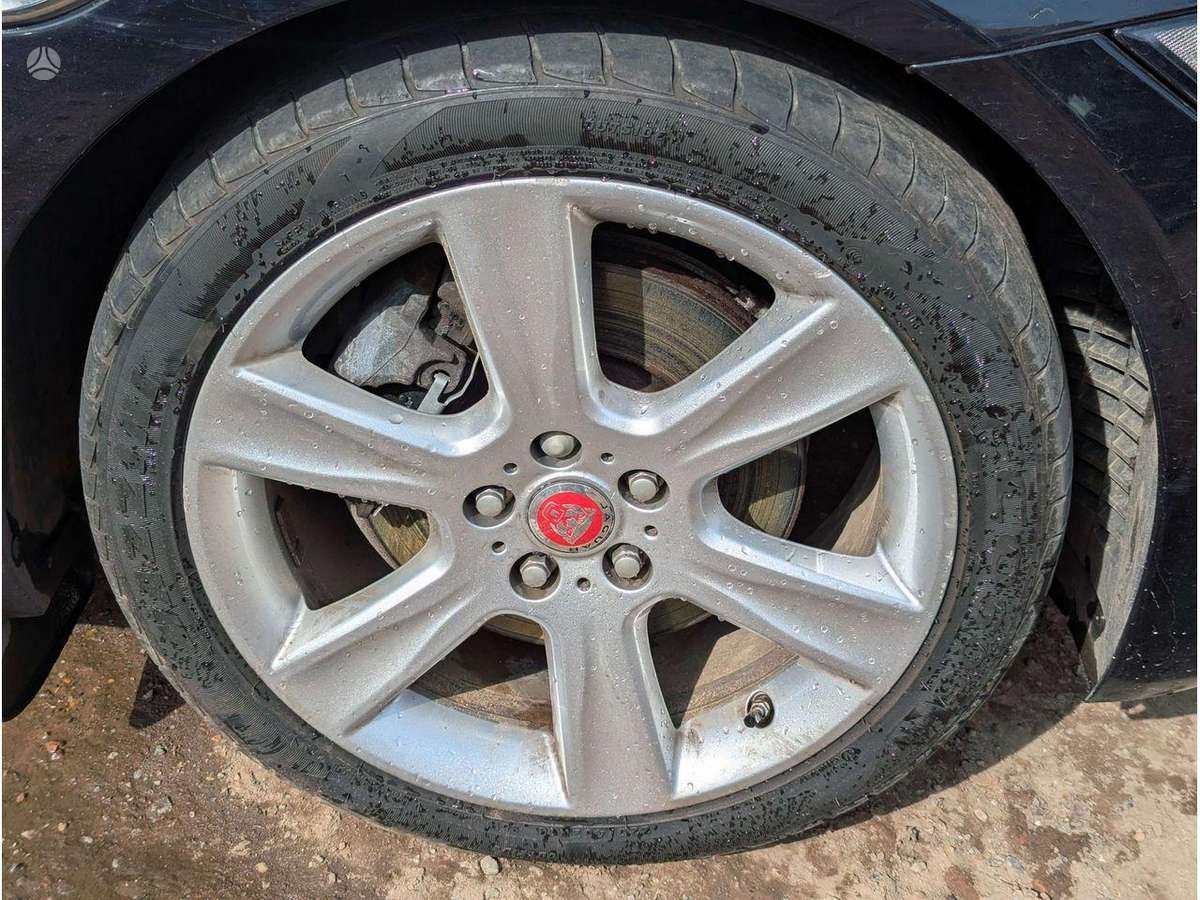 Jaguar XE двигатель