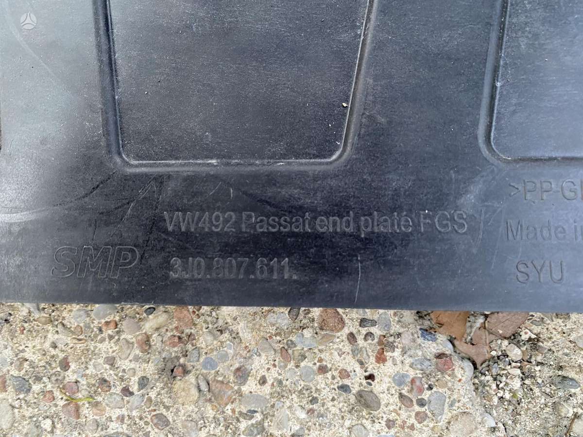 Volkswagen Passat, 3J0807421A