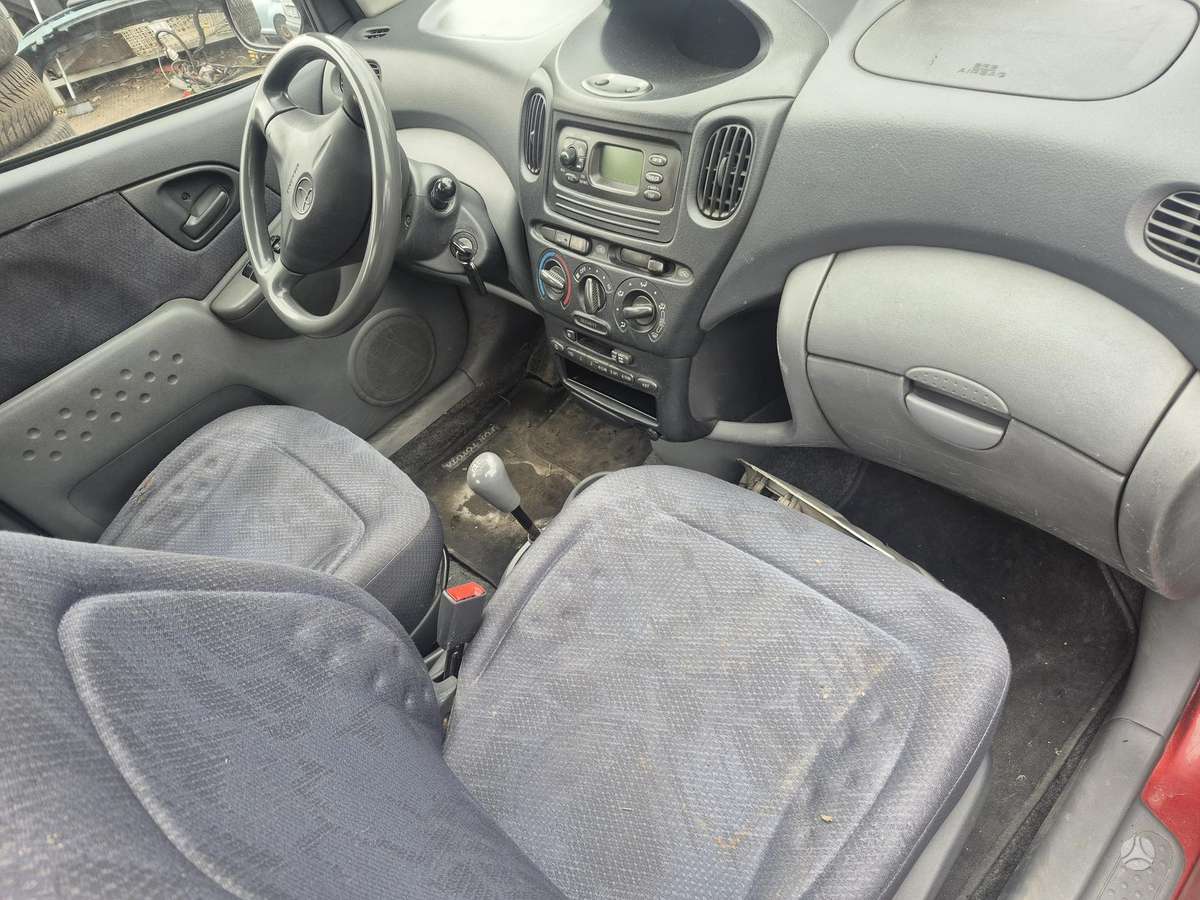 Toyota Yaris Verso Keli ardyti