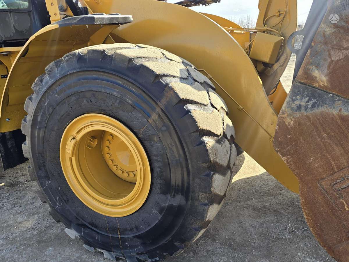 Caterpillar 966M TIK 9600m/h, frontal loader