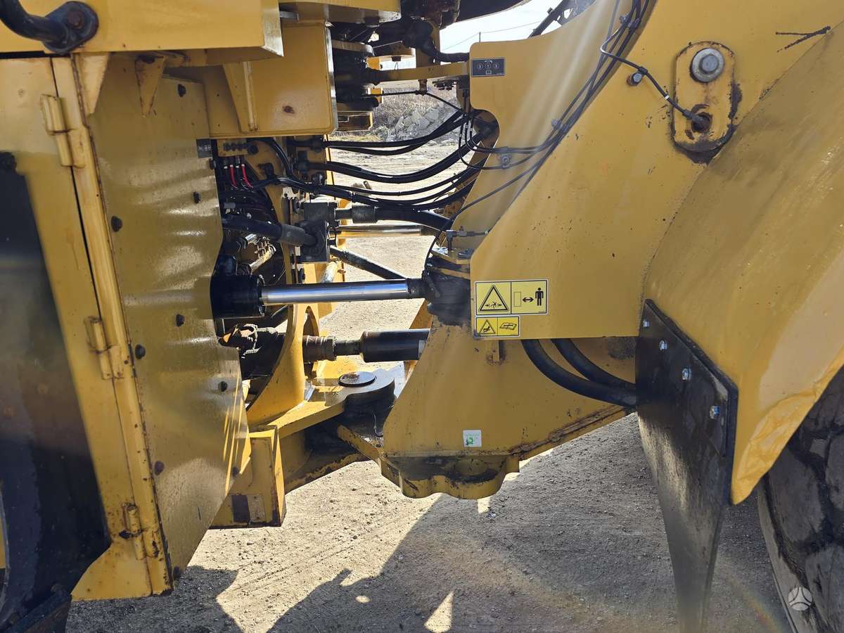 Caterpillar 966M TIK 9600m/h, frontal loader