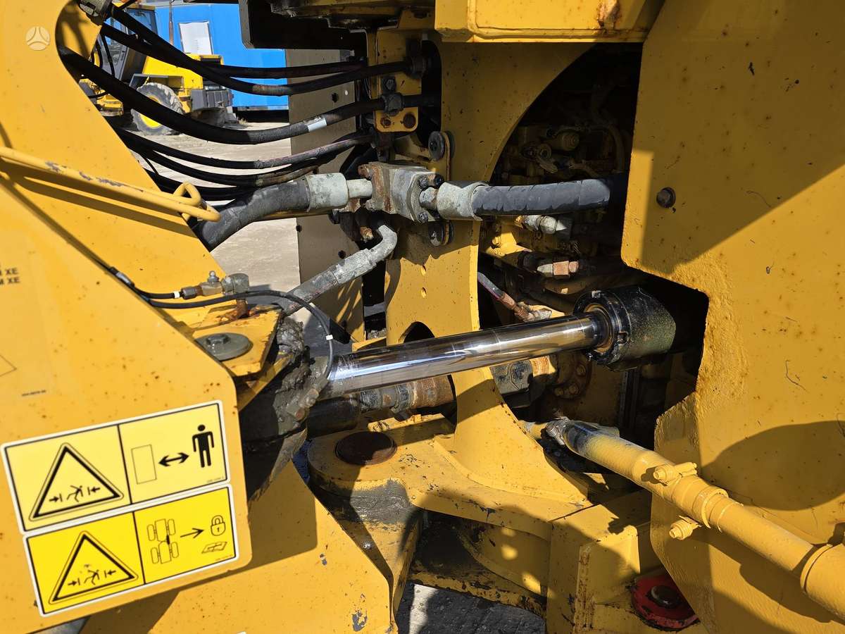Caterpillar 966M TIK 9600m/h, frontal loader