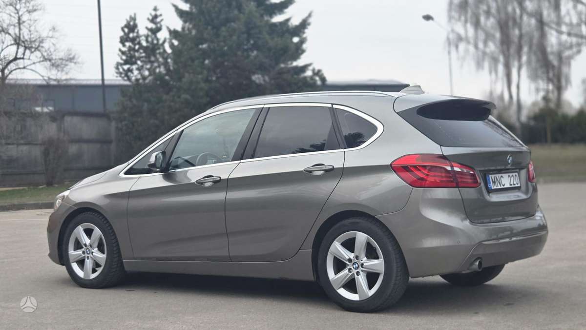 BMW 218 Active Tourer, 2.0 l., hatchback