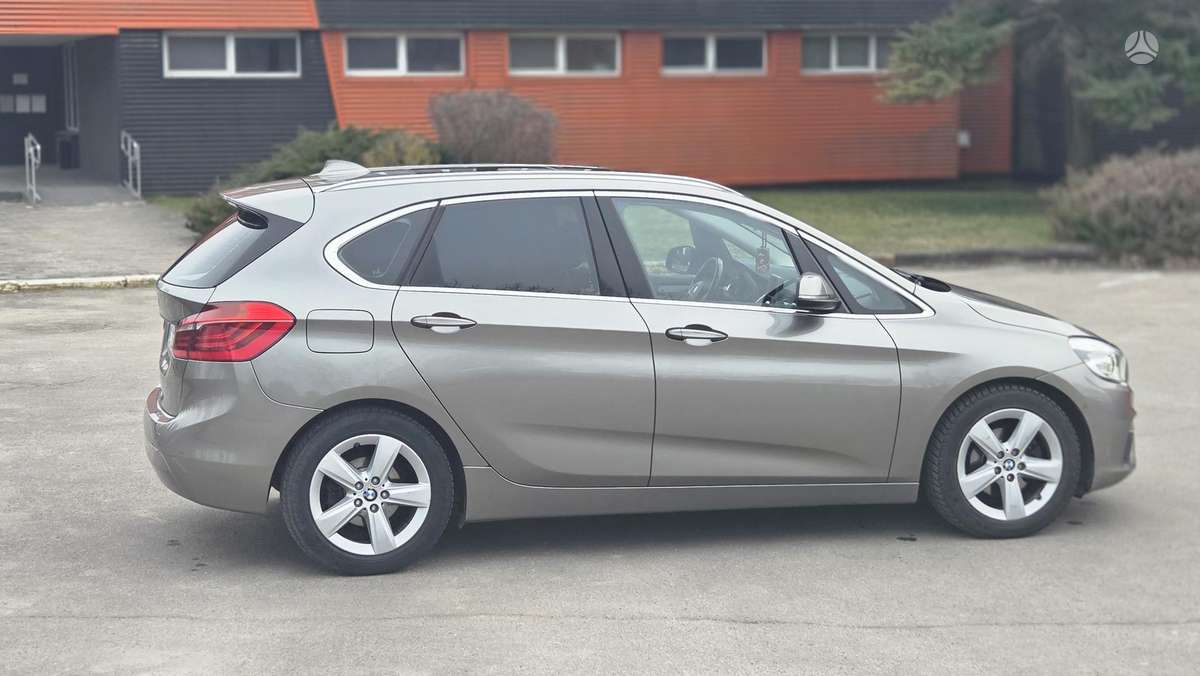 BMW 218 Active Tourer, 2.0 l., hatchback