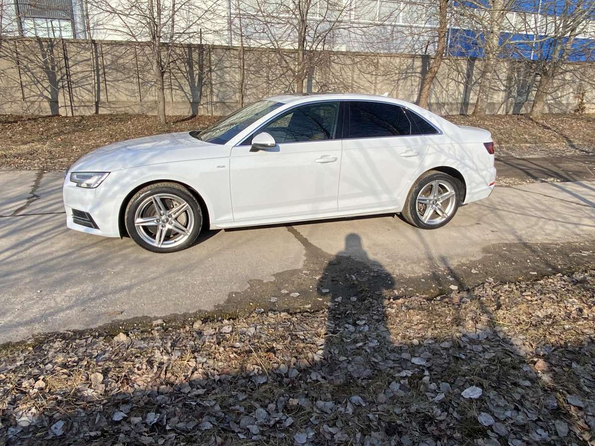 Audi A4, 2.0 l., Седан