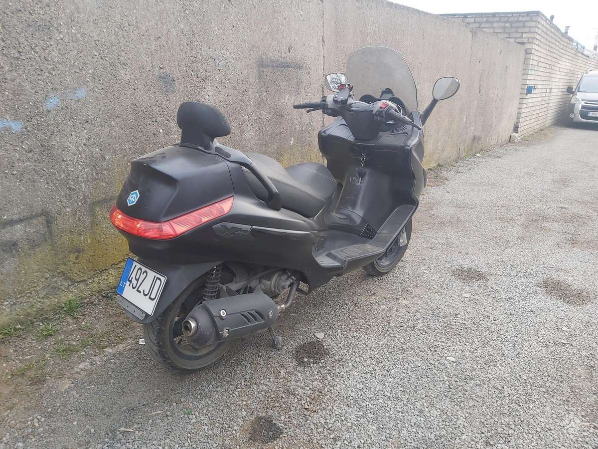 Piaggio Xevo 125cc, scooters / mopeds