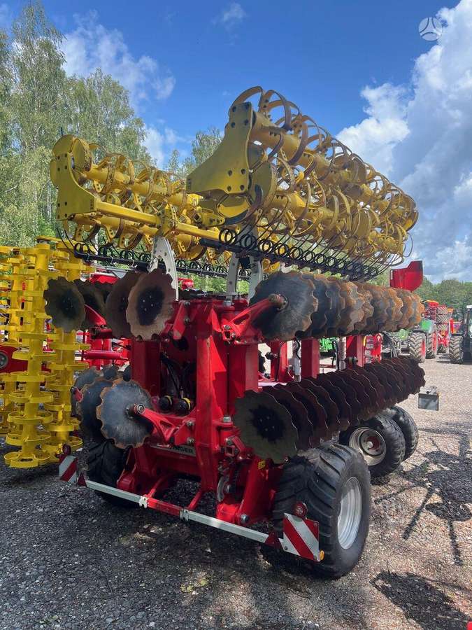 Pöttinger Terradisc 8001 T, scrapers, scrubbers