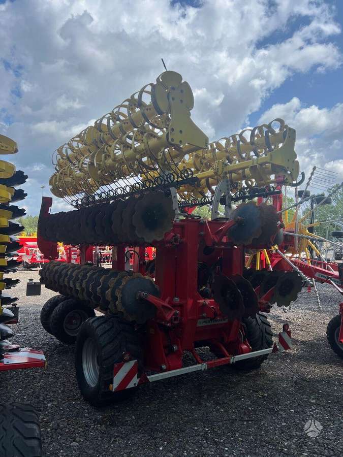 Pöttinger Terradisc 8001 T, scrapers, scrubbers