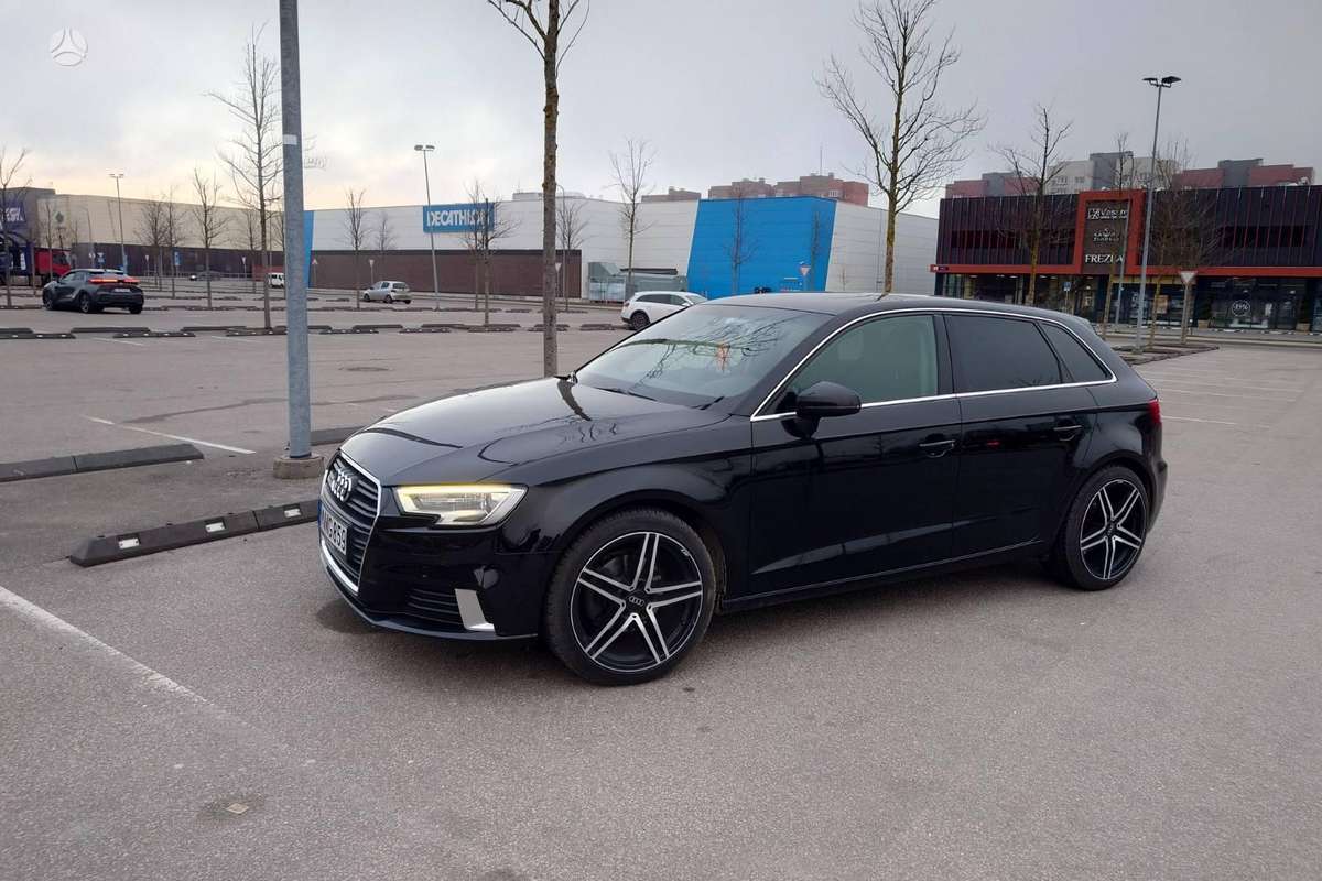 Audi A3, 1.6 l., hatchback