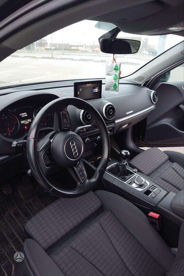 Audi A3, 1.6 l., hatchback