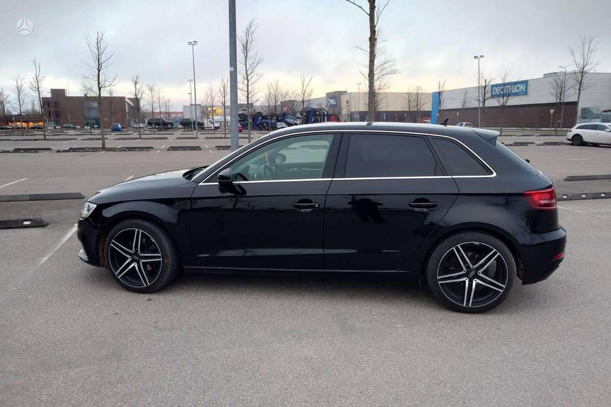 Audi A3, 1.6 l., hatchback