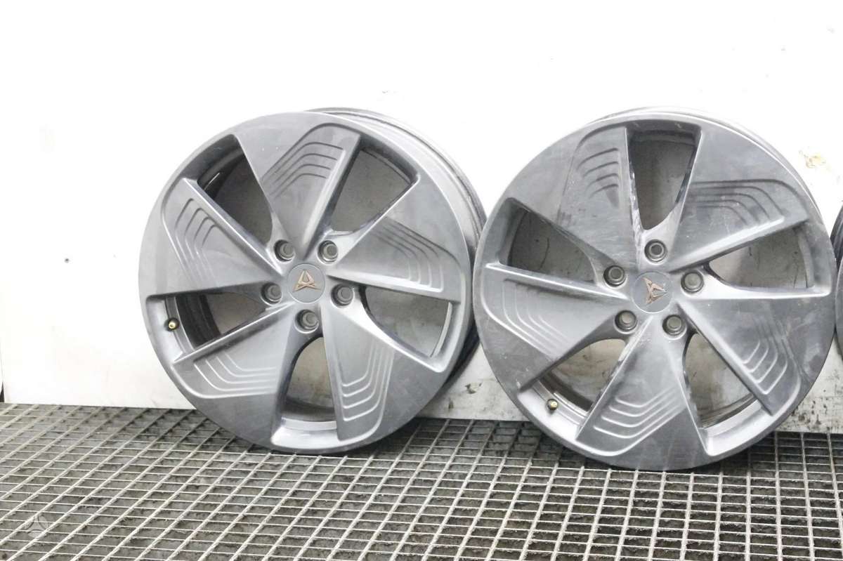 Cupra Born, lengvojo lydinio, R18