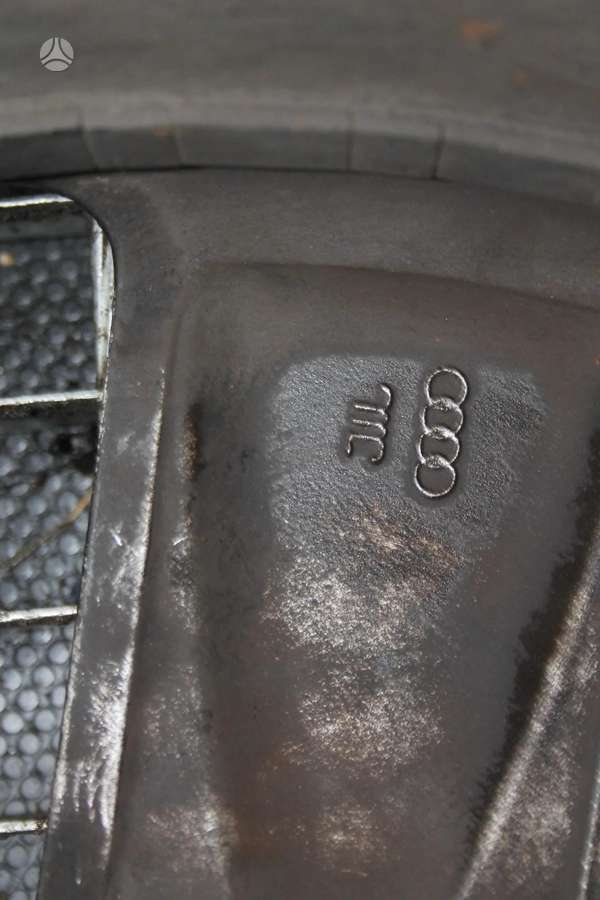 Audi Q7, lengvojo lydinio, R20