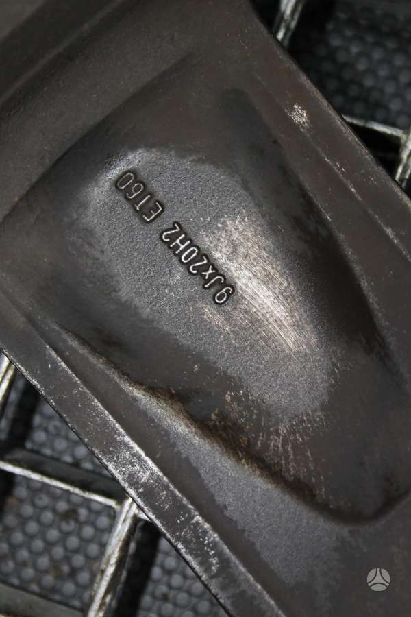 Audi Q7, lengvojo lydinio, R20