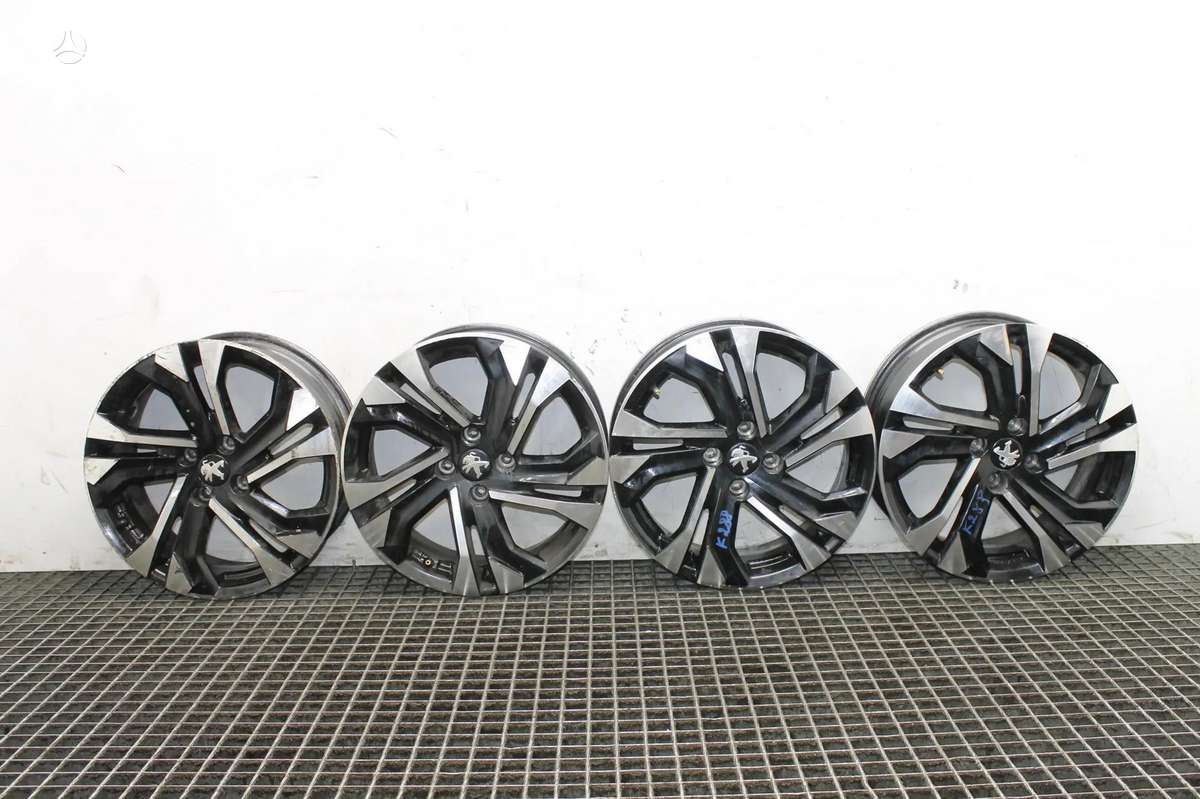 Peugeot 2008, light alloy, R17