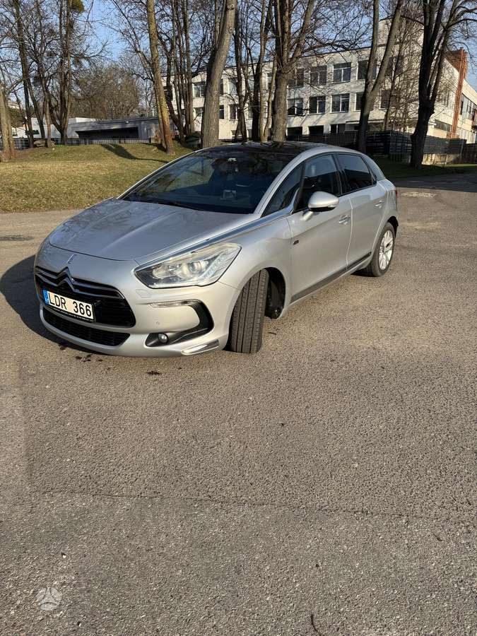 Citroen DS5, 2.0 l., hatchback