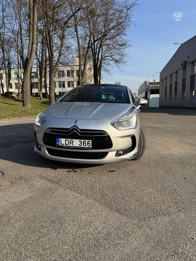 Citroen DS5, 2.0 l., hatchback